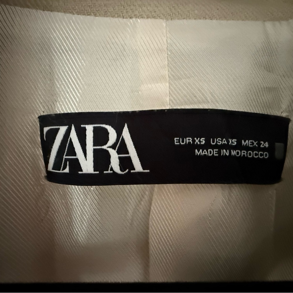 Zara Women's Beige Blazer - Picture 2 of 2